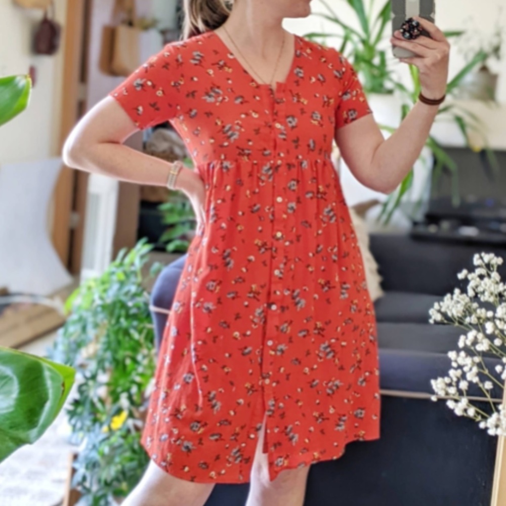 Roolee Dainty Floral Button Front Empire Waist Knee Length Midi Dress Sz. M